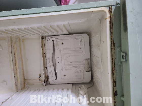 Singer fridge